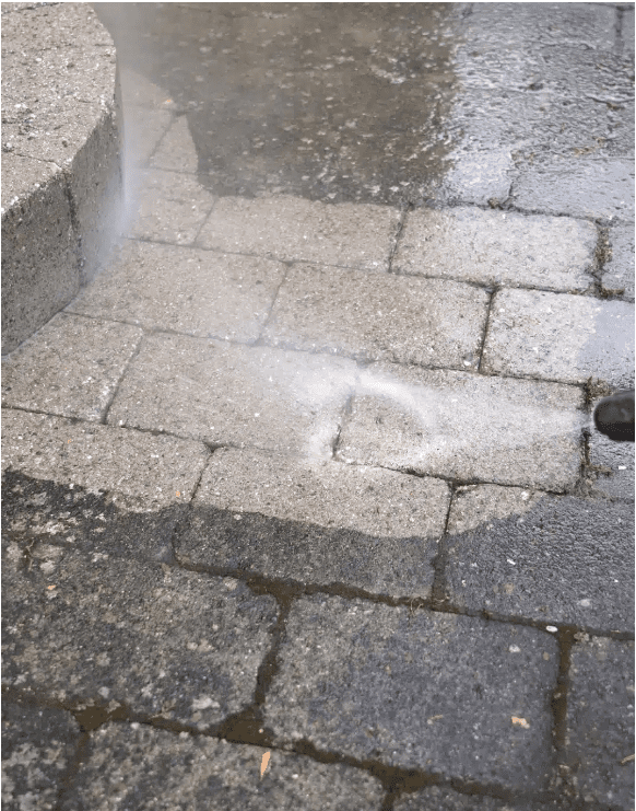 Wet stone tiles with mist